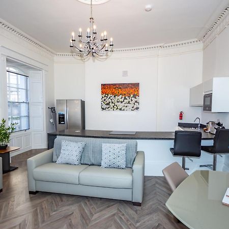 Luxury 1 Bedroom Ground Floor Apartment Плимът Екстериор снимка
