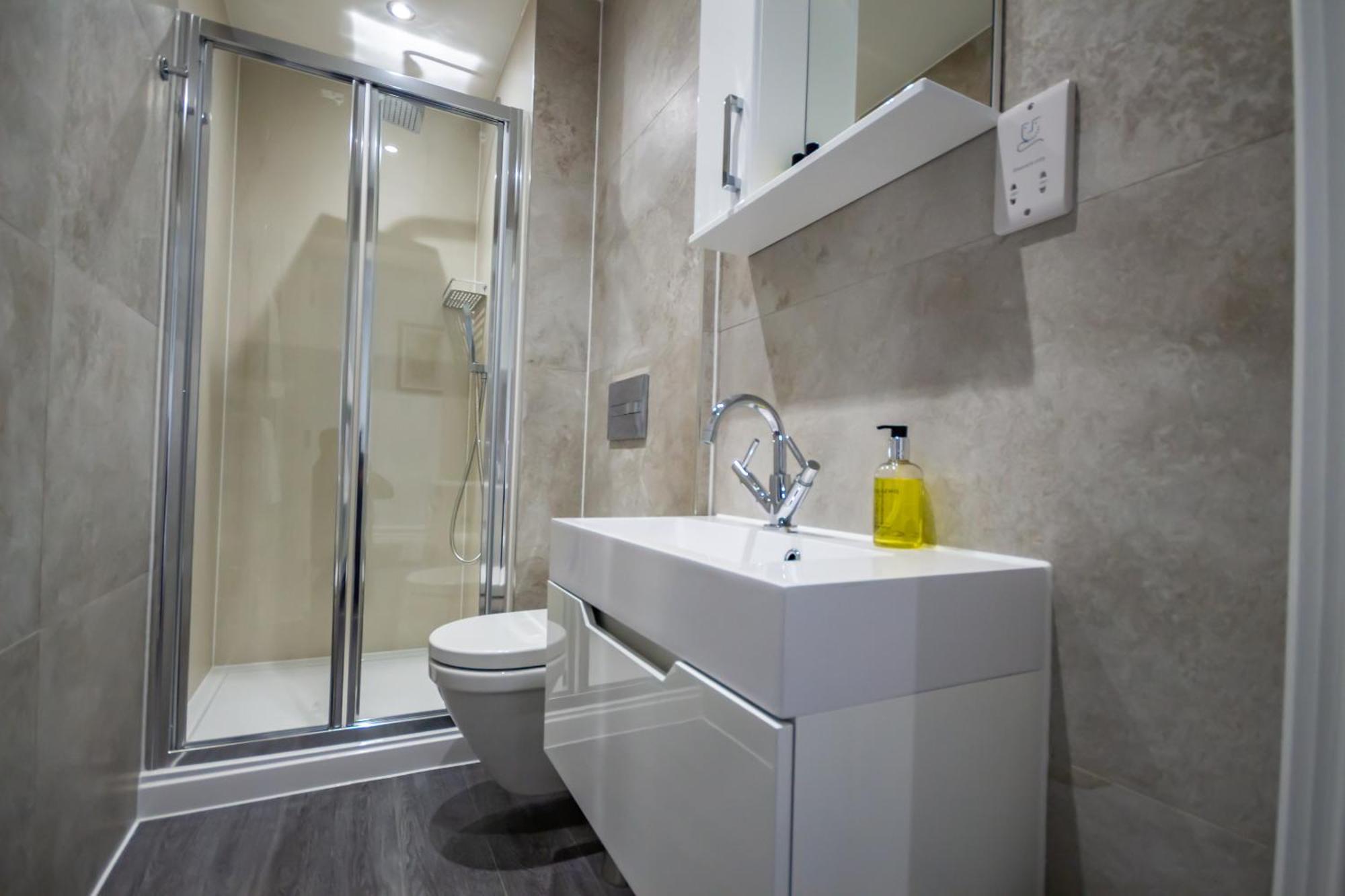 Luxury 1 Bedroom Ground Floor Apartment Плимът Екстериор снимка