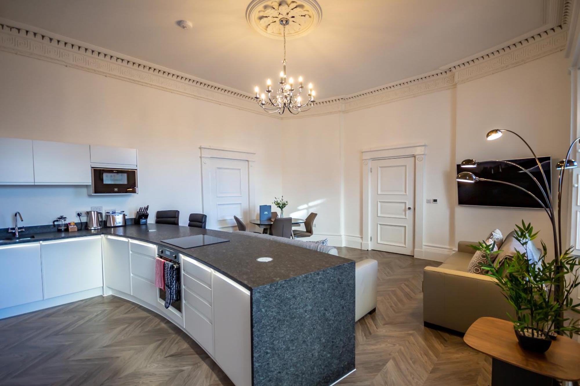Luxury 1 Bedroom Ground Floor Apartment Плимът Екстериор снимка
