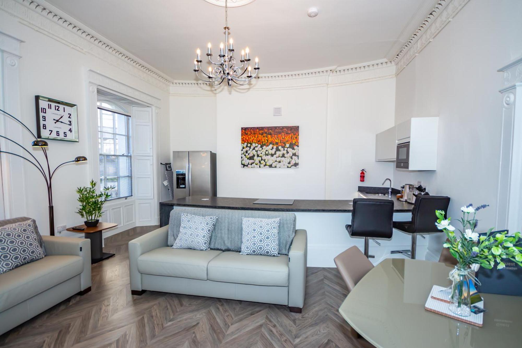 Luxury 1 Bedroom Ground Floor Apartment Плимът Екстериор снимка
