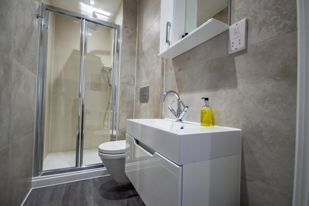 Luxury 1 Bedroom Ground Floor Apartment Плимът Екстериор снимка